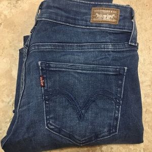 Levi’s 710 skinny jeans